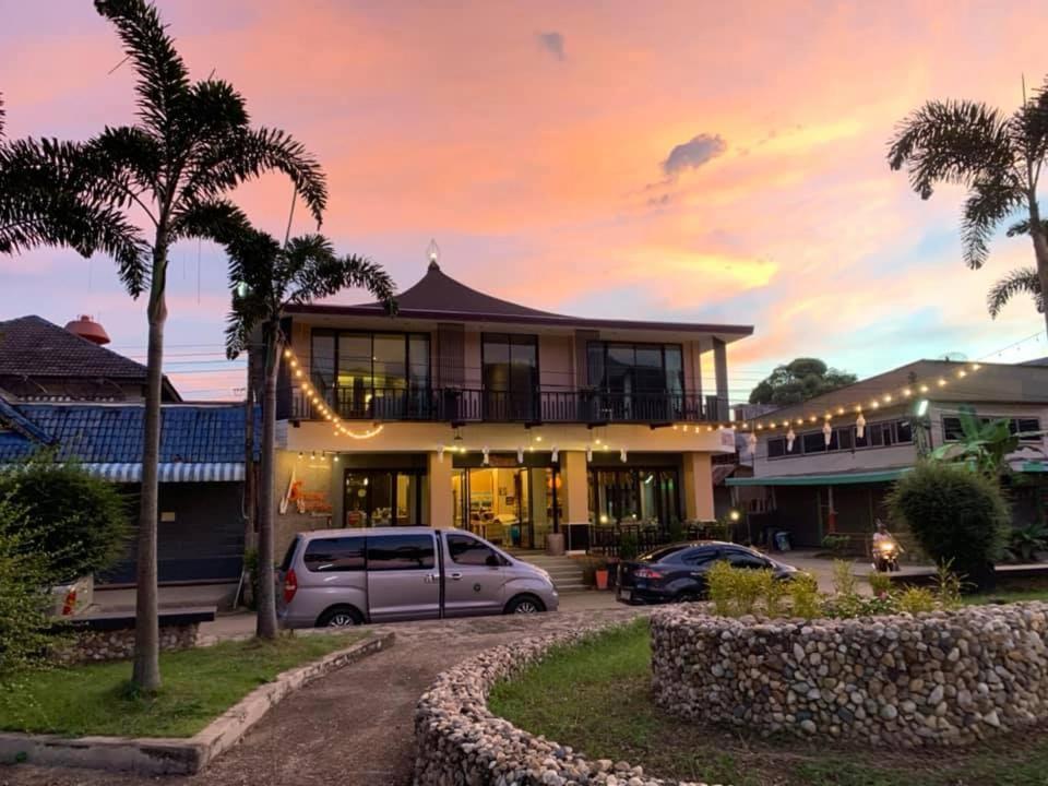 Saranya River House สรัญญาริเวอร์เฮาส์ Mae Ai Luaran gambar